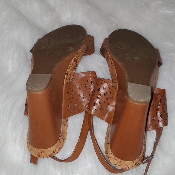 BCBGenaration Size 9. 5 B Brown Wedges - Picture 5 of 9